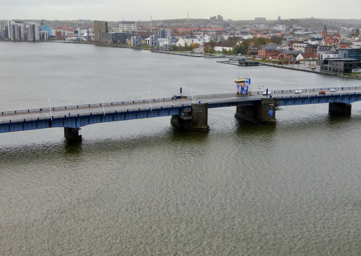 Limfjordbroen - Bridge in de buurt van Aalborg (Eternitten)