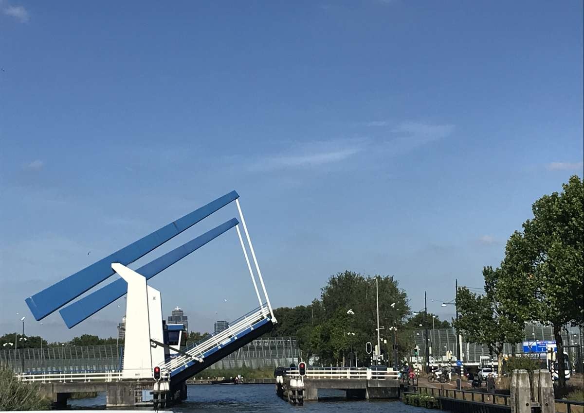 Venserbrug - Bridge in de buurt van Diemen
