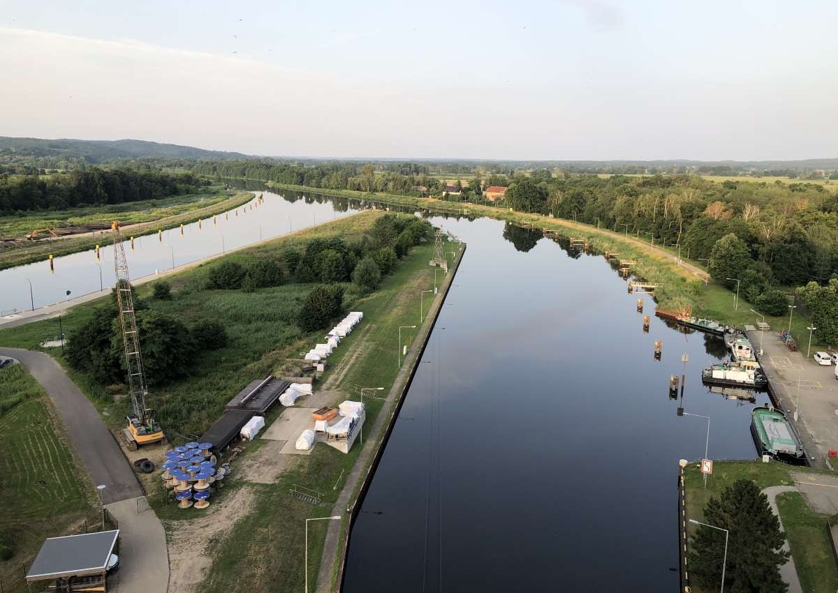 Oder Havel Kanal - Schiffshebewerk Niederfinow - Navinfo in de buurt van Niederfinow