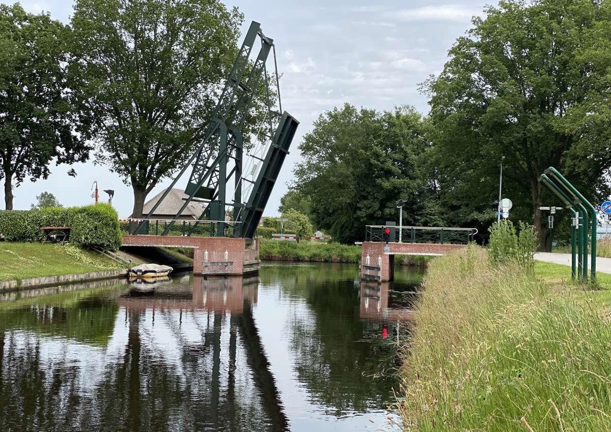 De Trambrug - Bridge in de buurt van Emmen (Klazienaveen-Noord)