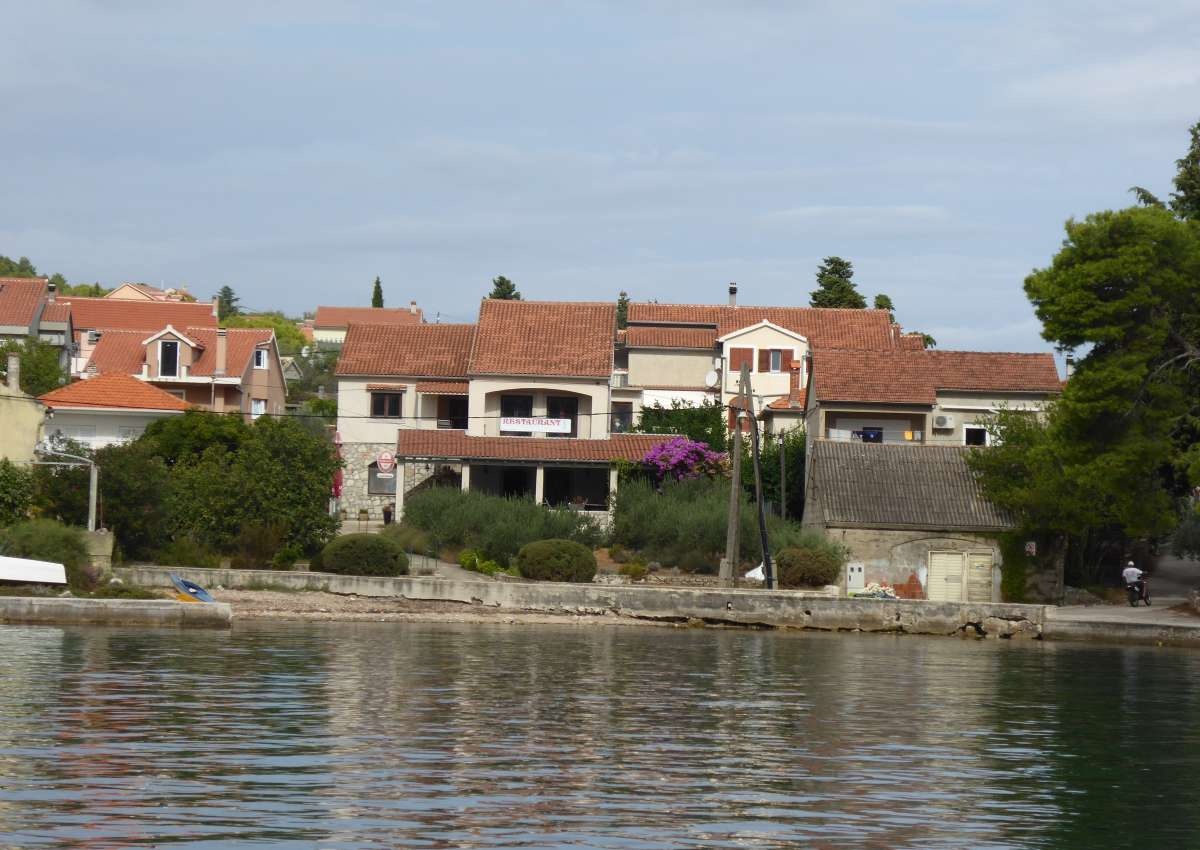 Marina Veli Iz - Jachthaven in de buurt van Grad Zadar