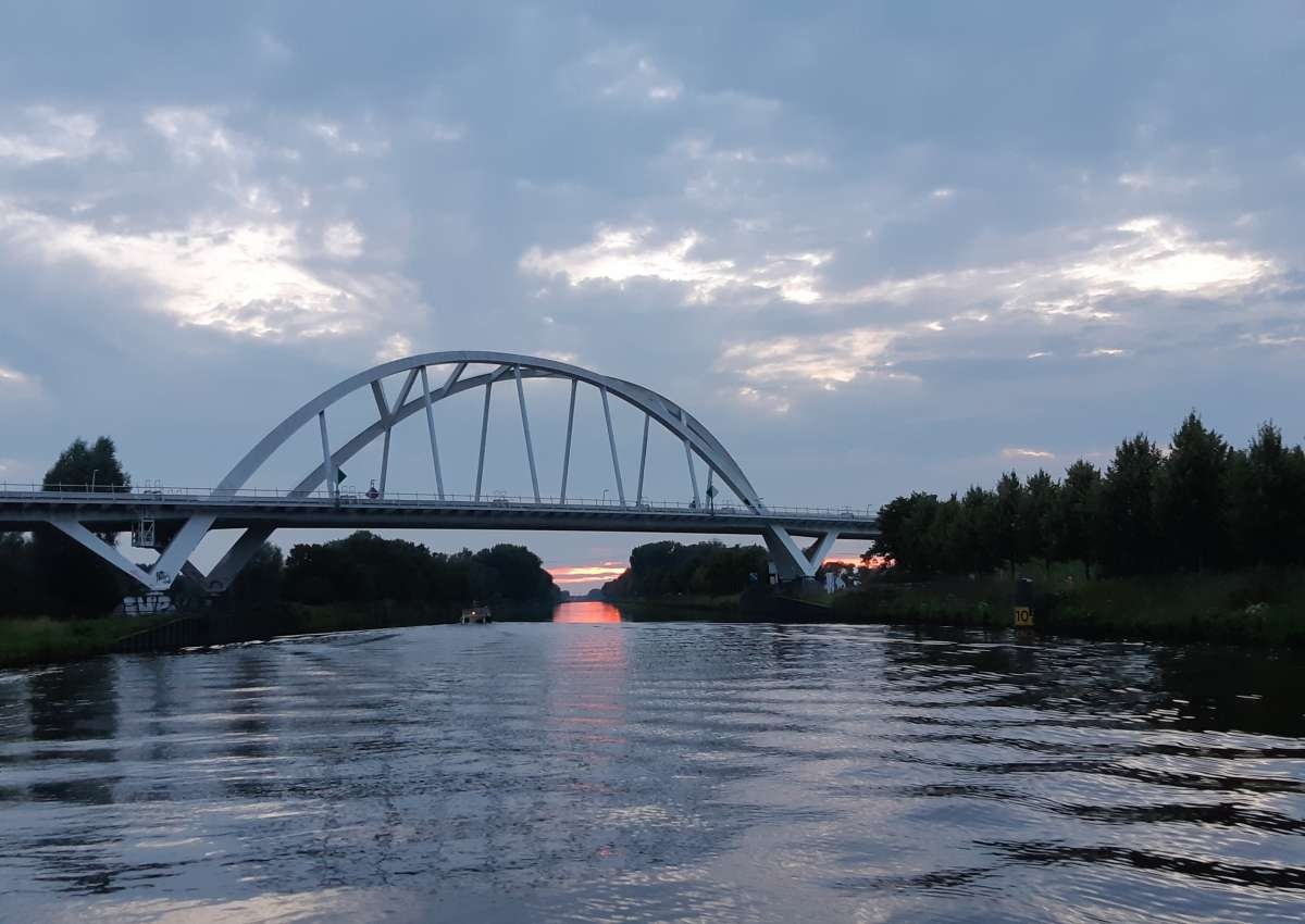 spoorbrug Walfridus - Bridge in de buurt van Groningen