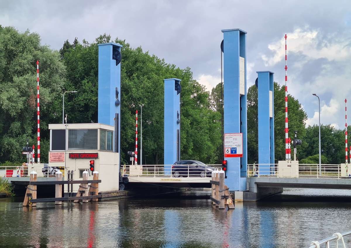 Van Ketwich Verschuurbrug - Bridge in de buurt van Groningen (South)