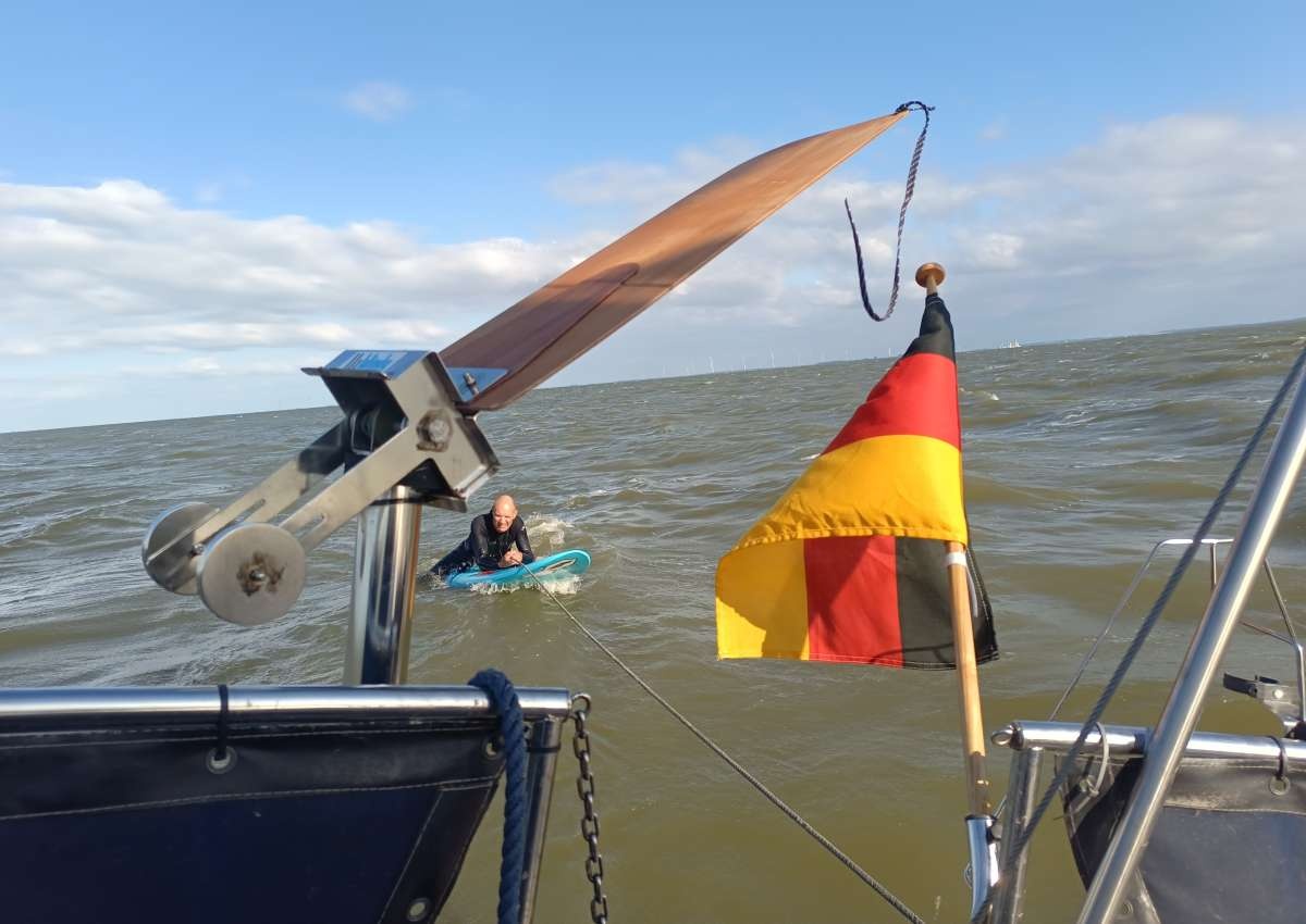 Isselmeer - Surfer gerettet - Foto près de Lelystad