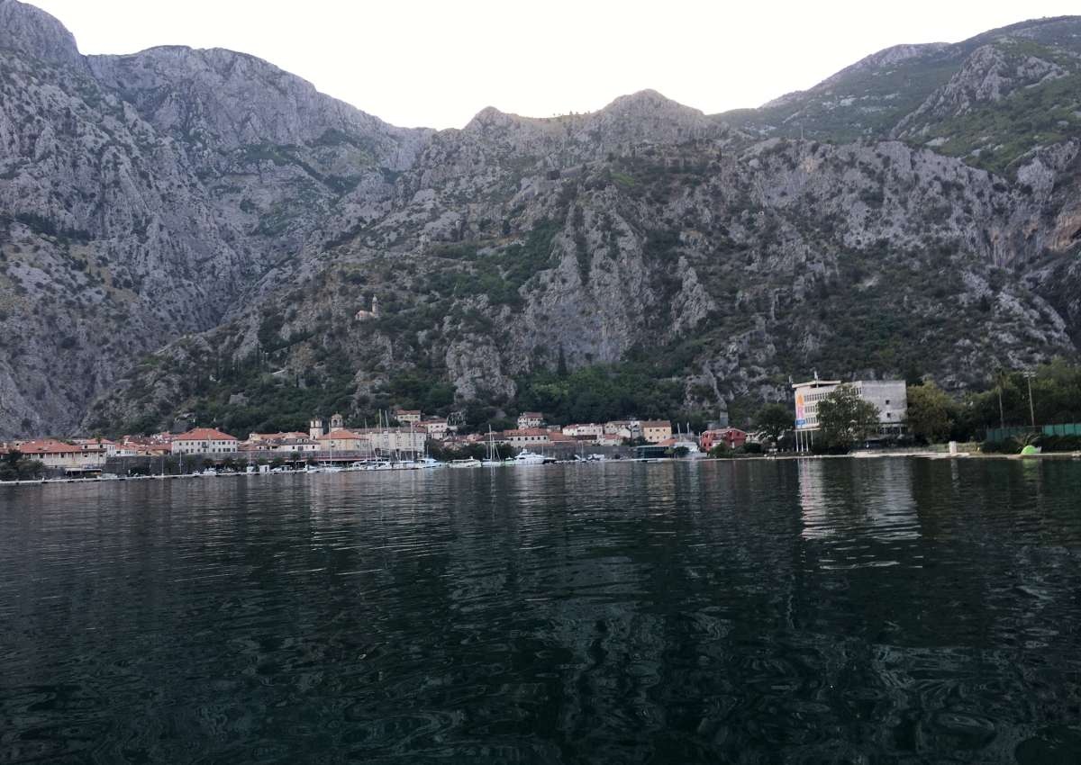 Kotor - Marina près de Kotor (Tabačina)