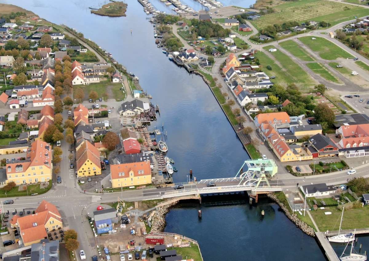 Karrebaeksminde Klappbrücke - Navinfo in de buurt van Karrebæksminde