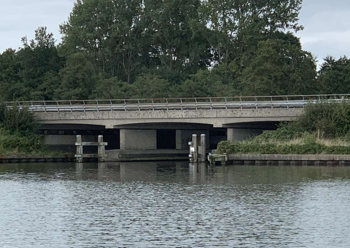 Stobberaksbrug - Bridge in de buurt van De Fryske Marren (Uitwellingerga)