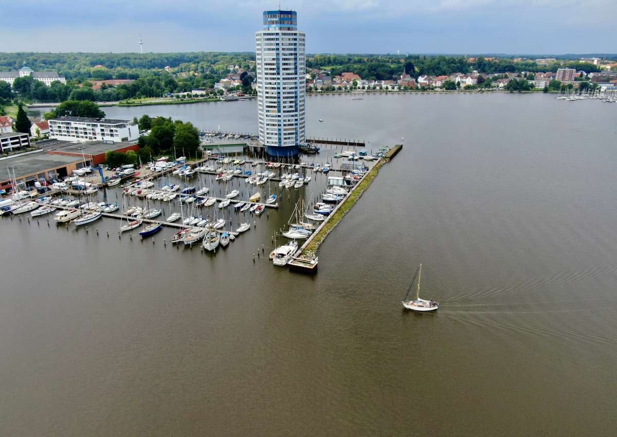 Wiking Yachthafen - Marina near Schleswig (Lollfuß)