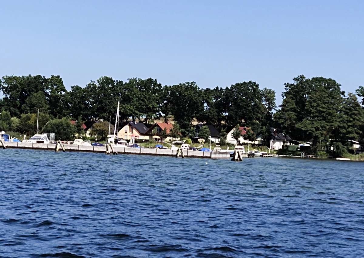 Plauer See - Jachthaven in de buurt van Alt Schwerin