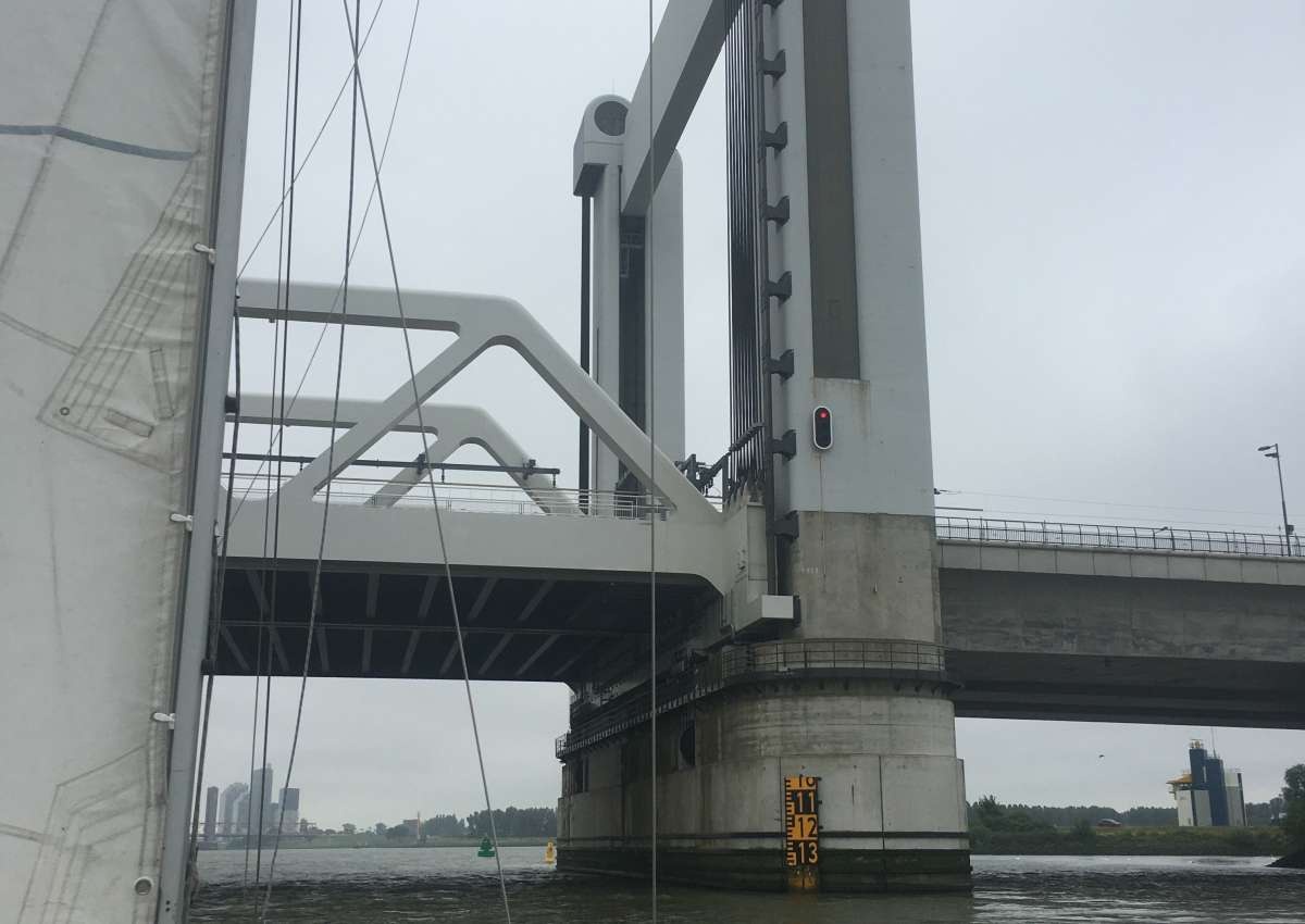 Botlekbrug - Foto in de buurt van Rotterdam (Vondelingenplaat Rotterdam)
