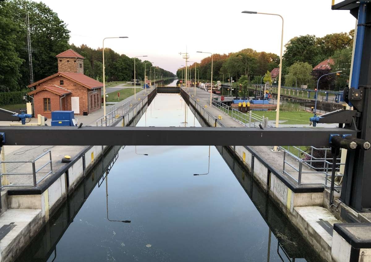 Oder-Spree-Kanal - Schleuse Kersdorf Nordkammer - Navinfo in de buurt van Briesen (Mark) (Briesen)