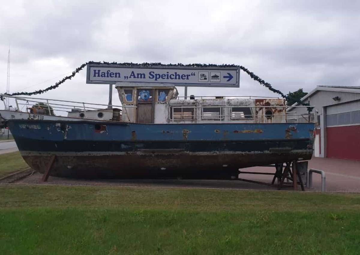 Lübzer Bootspension/ Hafen am Speicher - Jachthaven in de buurt van Lübz