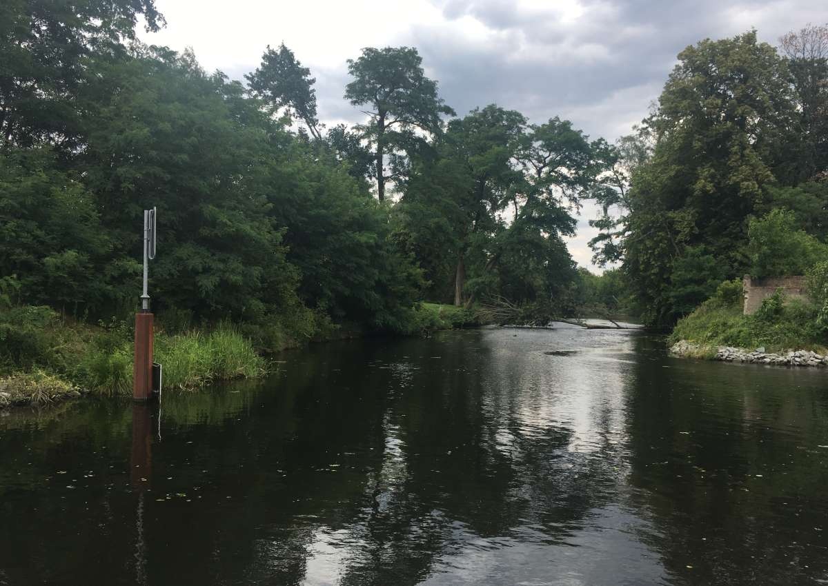 Oder-Spree-Kanal - ehemaliger Müllhafen. - Navinfo in de buurt van Spreenhagen