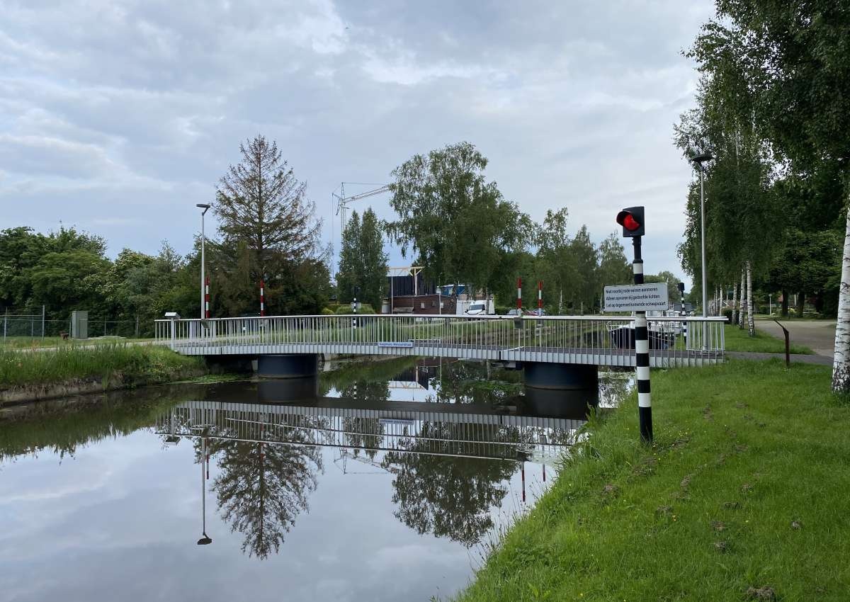 fiets-/voetgangersbrug (draaibrug) Donkerbroek - Bridge near Ooststellingwerf (Donkerbroek)