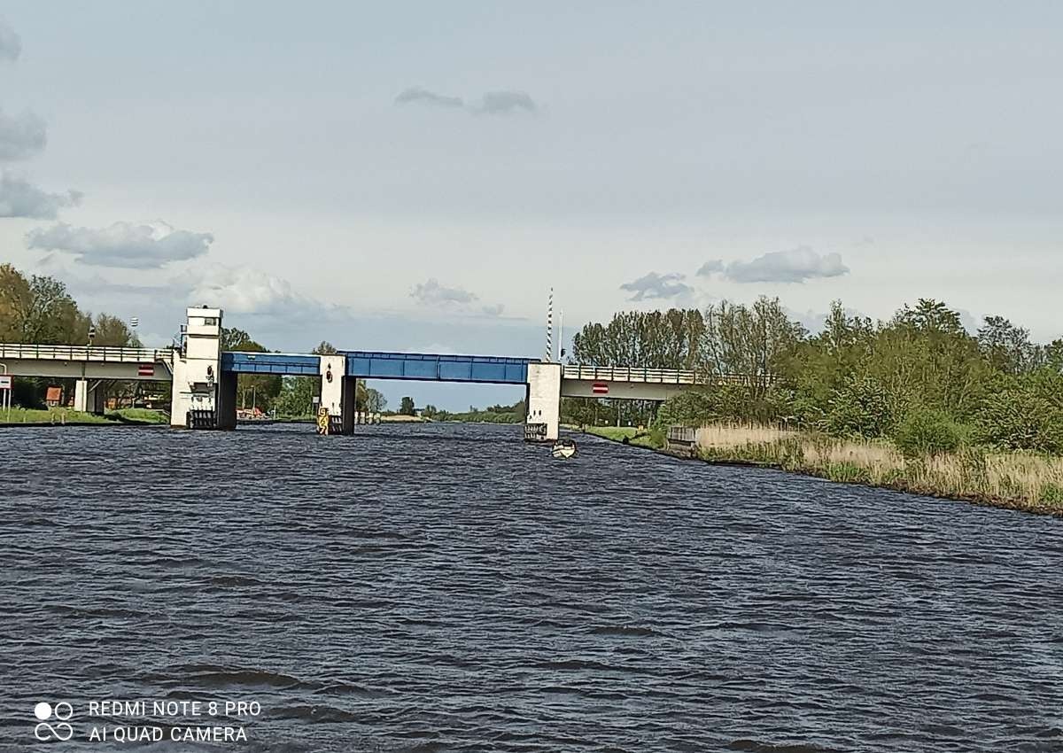 Brug Uitwellingerga - Bridge in de buurt van Súdwest-Fryslân (Uitwellingerga)