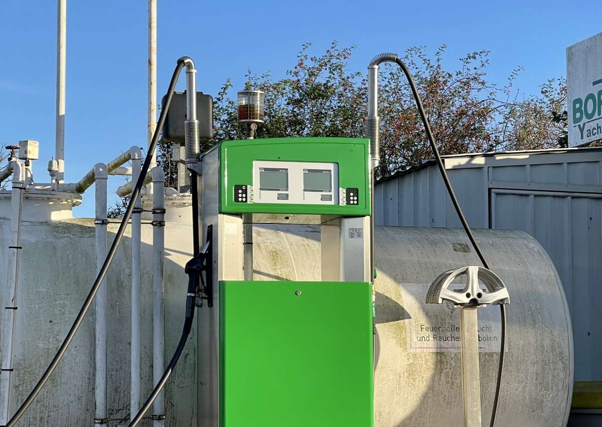Barhöft Tankstelle - Fuel near Klausdorf