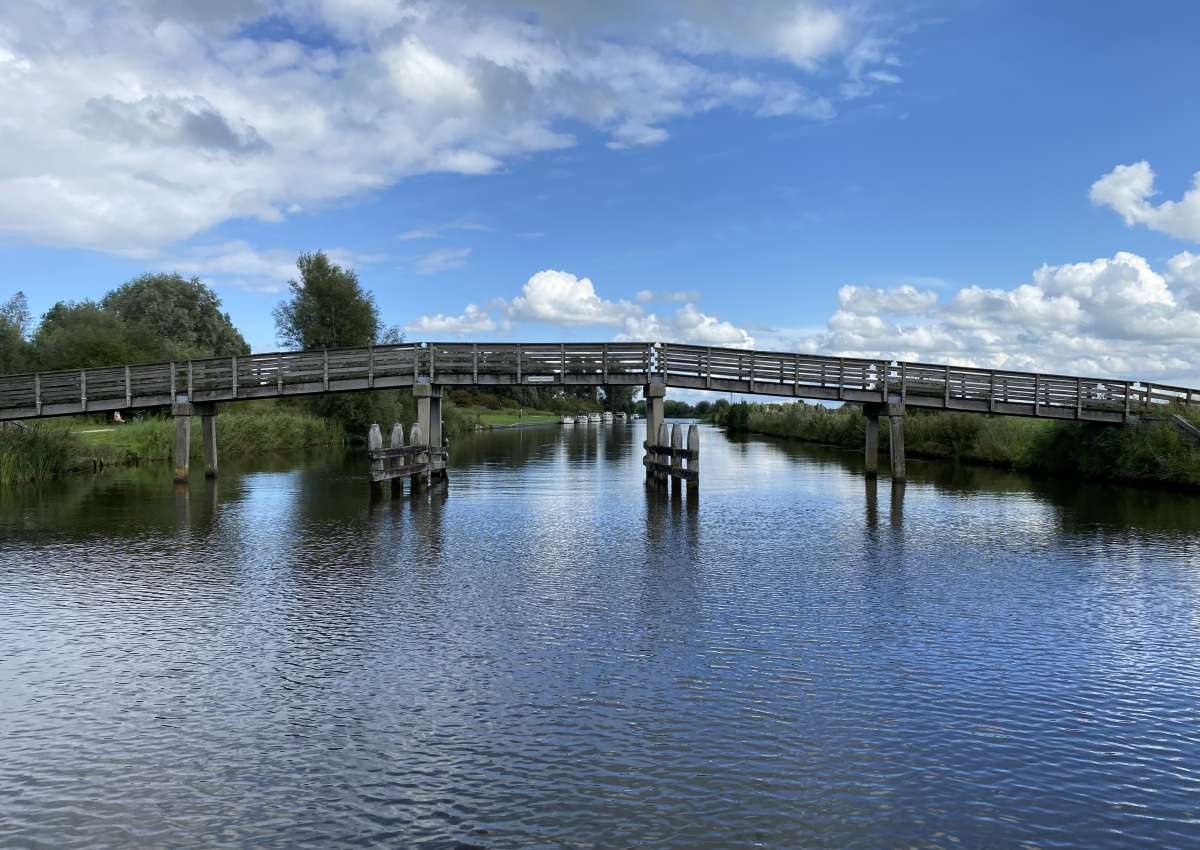 Driesum, fietsbrug - Bridge in de buurt van Dantumadiel (Kollumerzwaag)