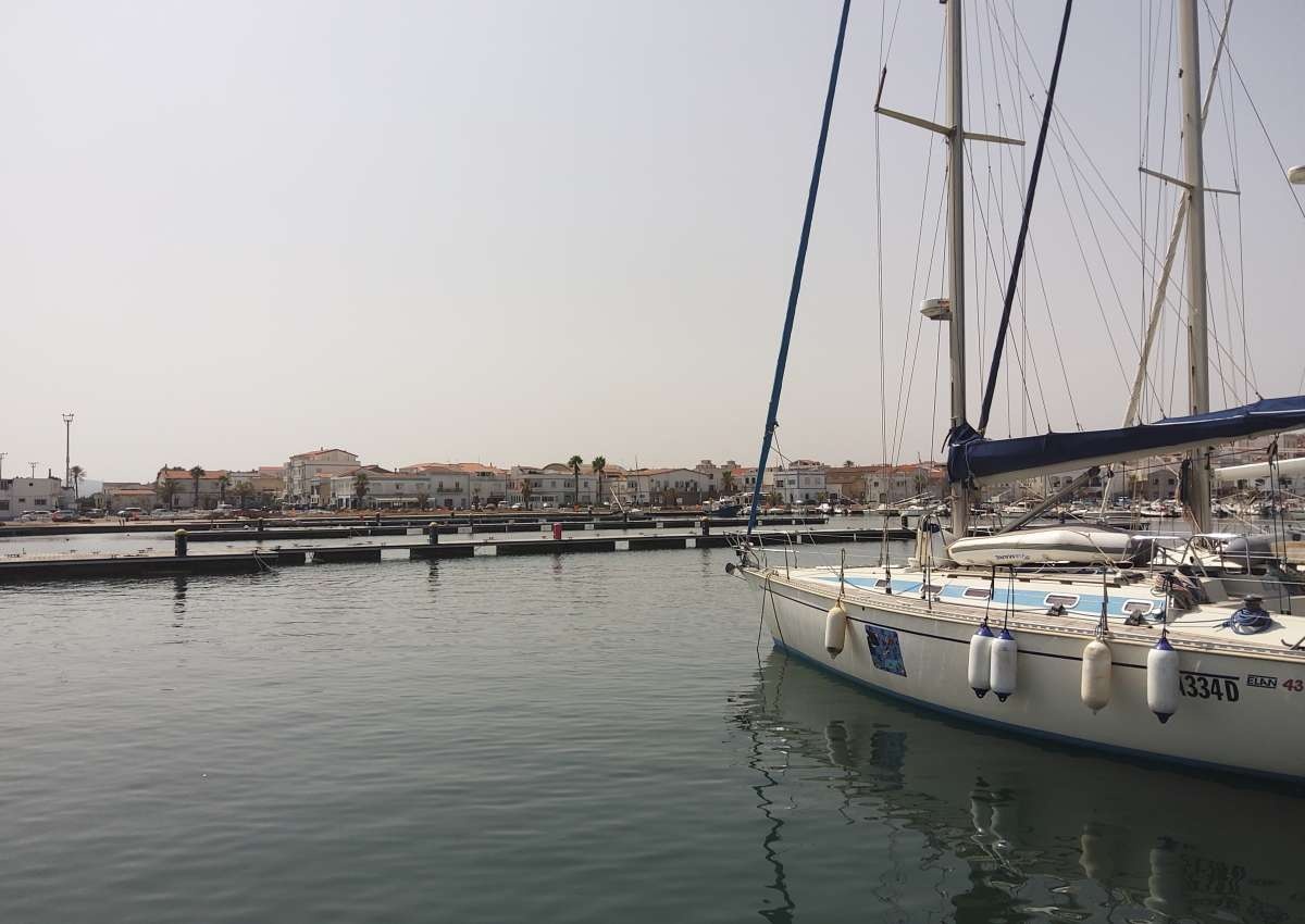 Porto Turistico di Calasetta - Jachthaven in de buurt van Câdesédda/Calasetta