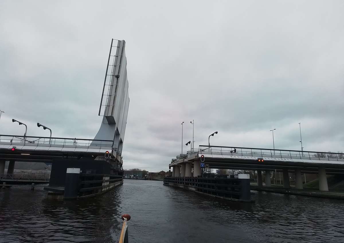 Koningin Maximabrug - Bridge in de buurt van Alphen aan den Rijn