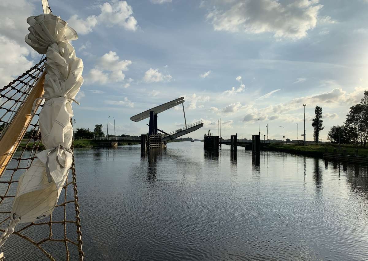 Bloemhofbrug - Bridge in de buurt van Midden-Groningen (Ten Post)