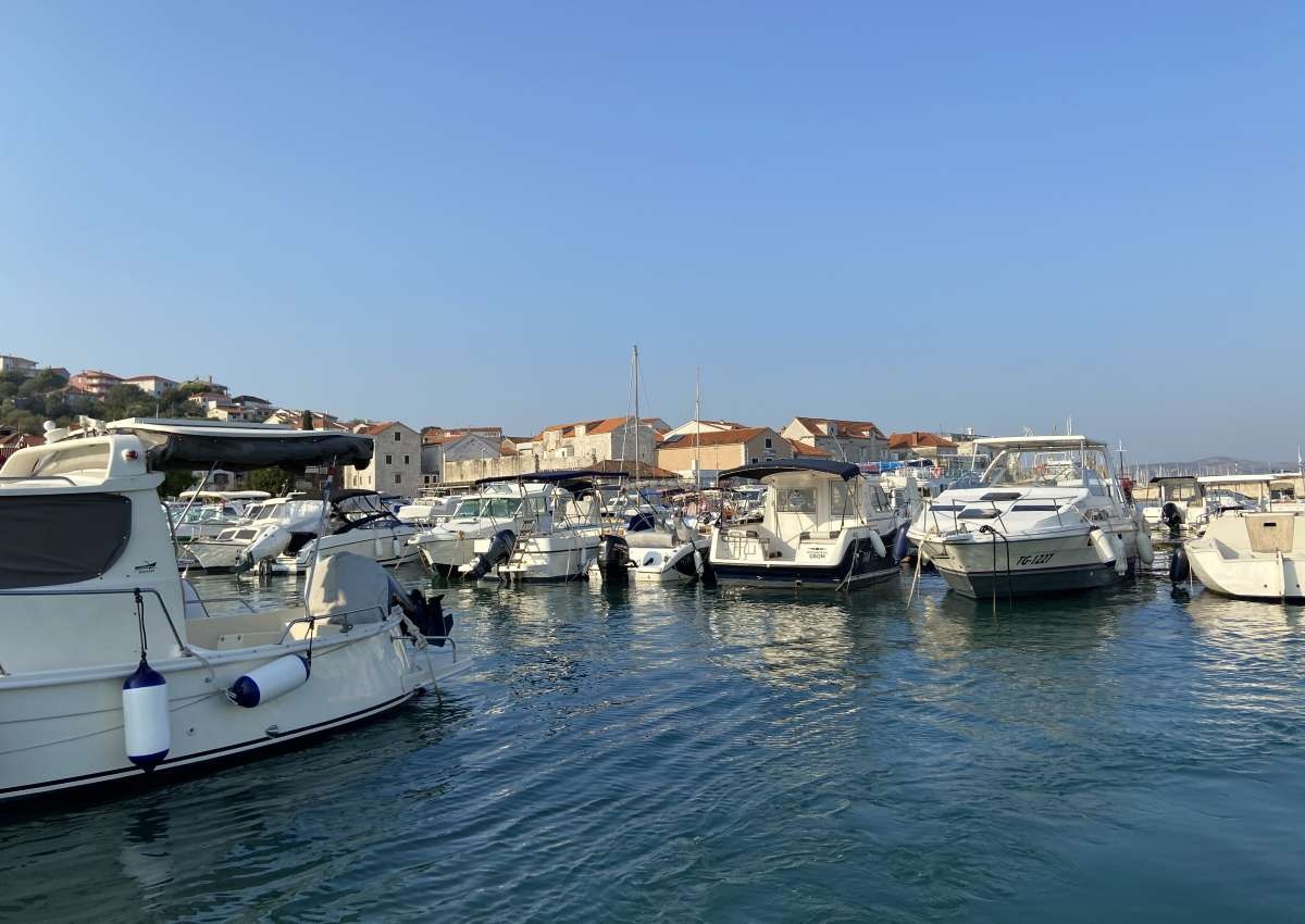 Ciovo - Jachthaven in de buurt van Trogir (Balan)
