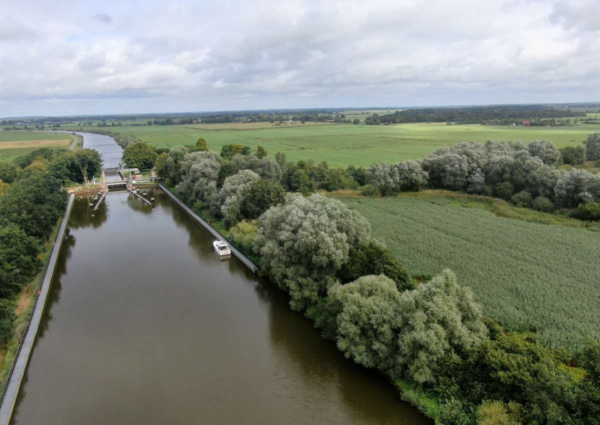 Gieselau-Kanal - Navinfo in de buurt van Oldenbüttel