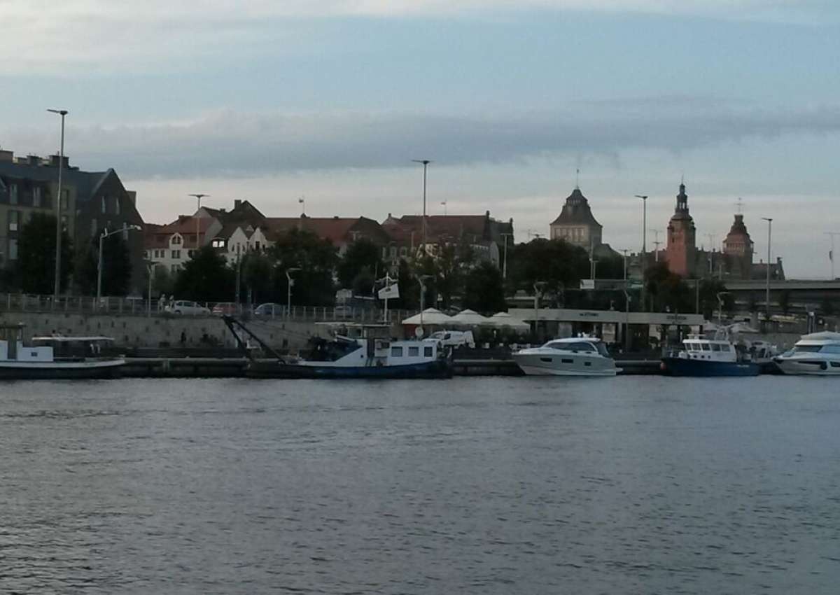 Liegeplätze unterhalb des Schlosses - Jachthaven in de buurt van Szczecin (Stare Miasto)