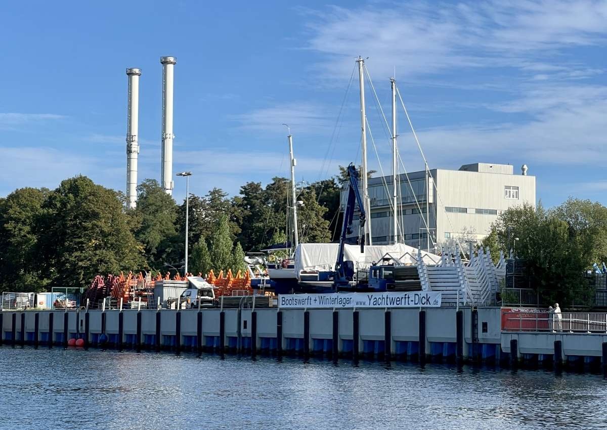 Yachtwerft Dick - Boot Reparatur & Werft bei Kiel (Wik)
