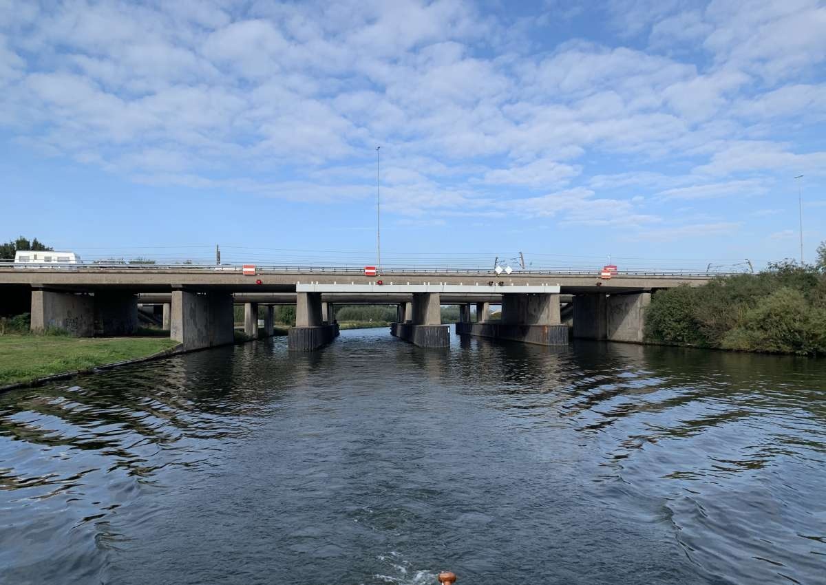 Gorinchem, brug in de A-15 - Bridge in de buurt van Gorinchem