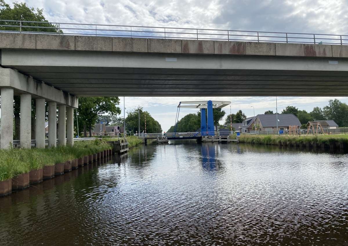 Brug in N853 - Bridge in de buurt van Emmen (Nieuw-Amsterdam)