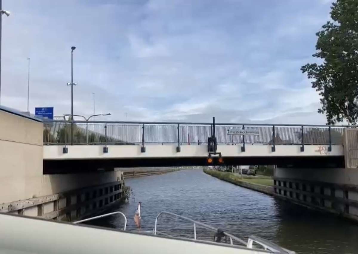 Duivendrechtsebrug - Bridge in de buurt van Amsterdam (Duivendrecht)