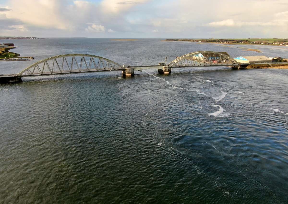 Aggersundbroen - Bridge in de buurt van Sønder Aggersund