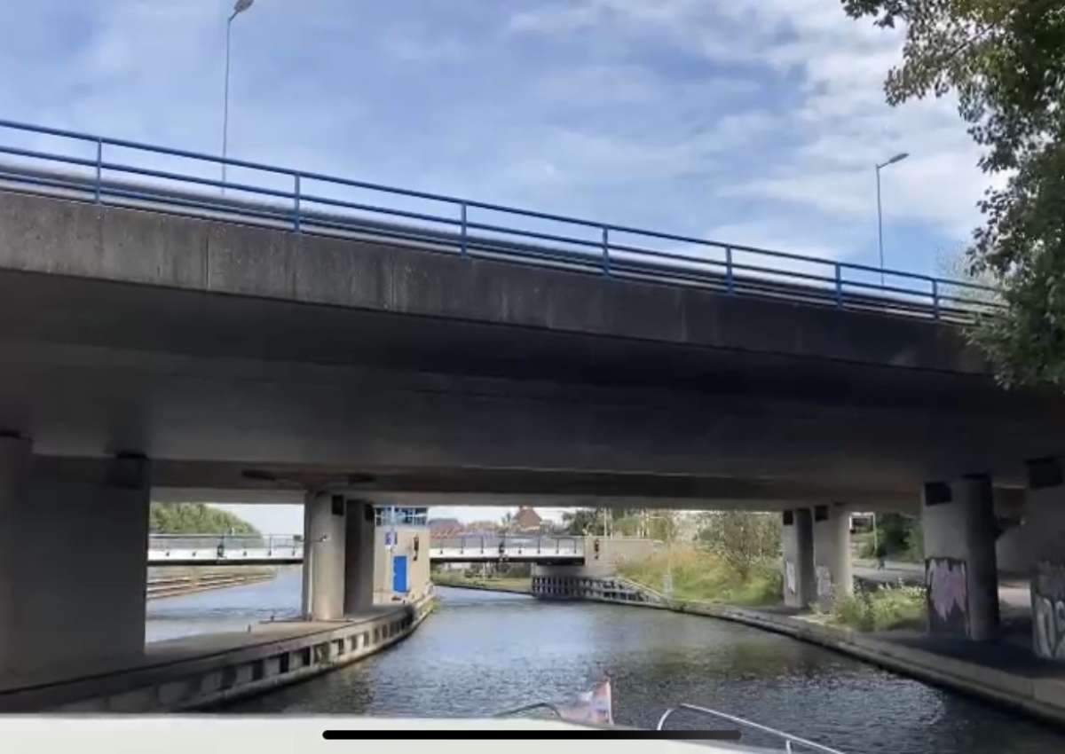 Duivendrecht, brug in de Gooiseweg - Bridge in de buurt van Amsterdam (Duivendrecht)
