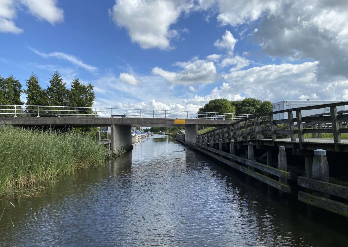 Triemserbrug (Bonte Hond) - Bridge in de buurt van Noardeast-Fryslân (Triemen)