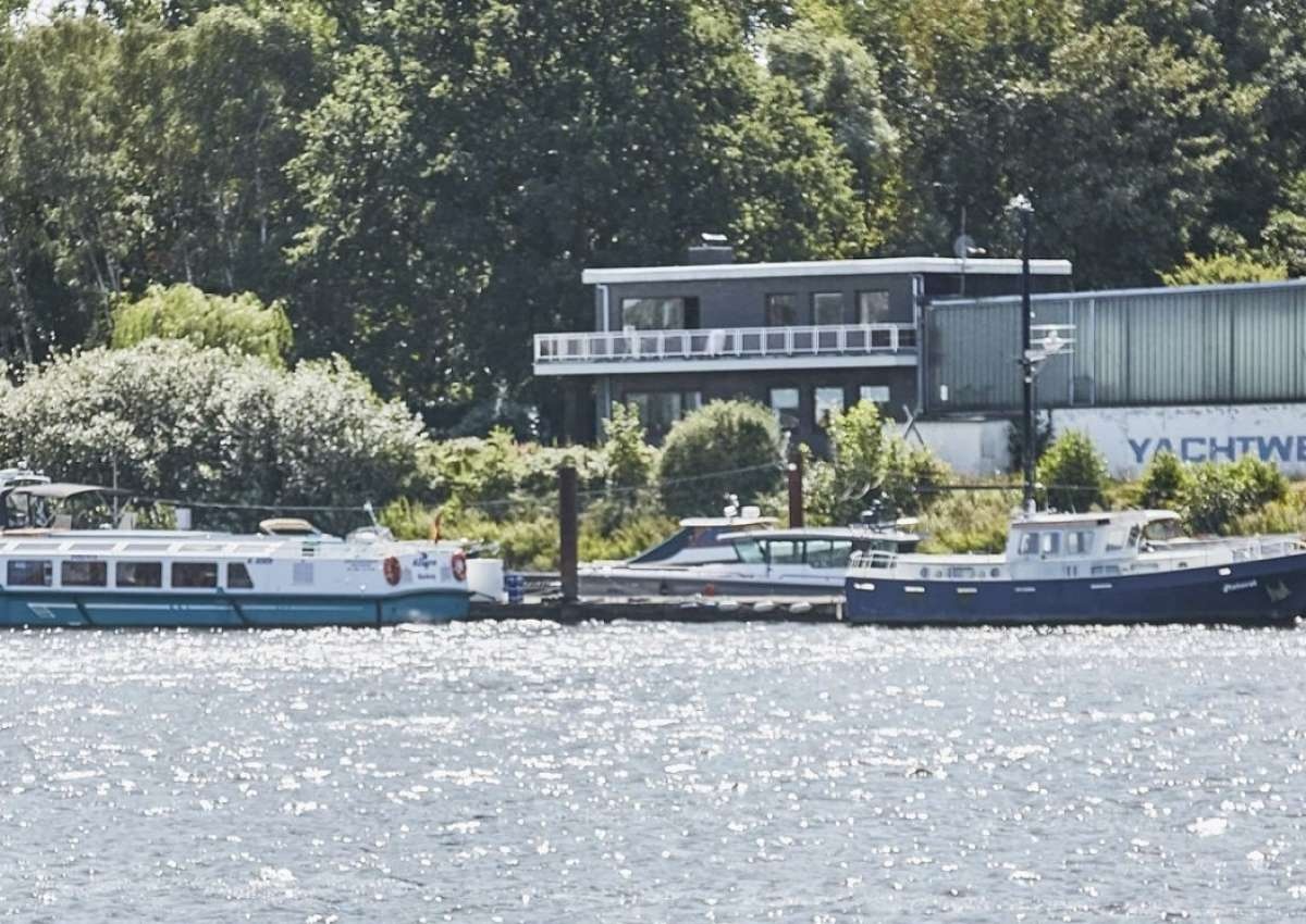 Yachtwerft Lütje - Hafen bei Hamburg (Rothenburgsort)