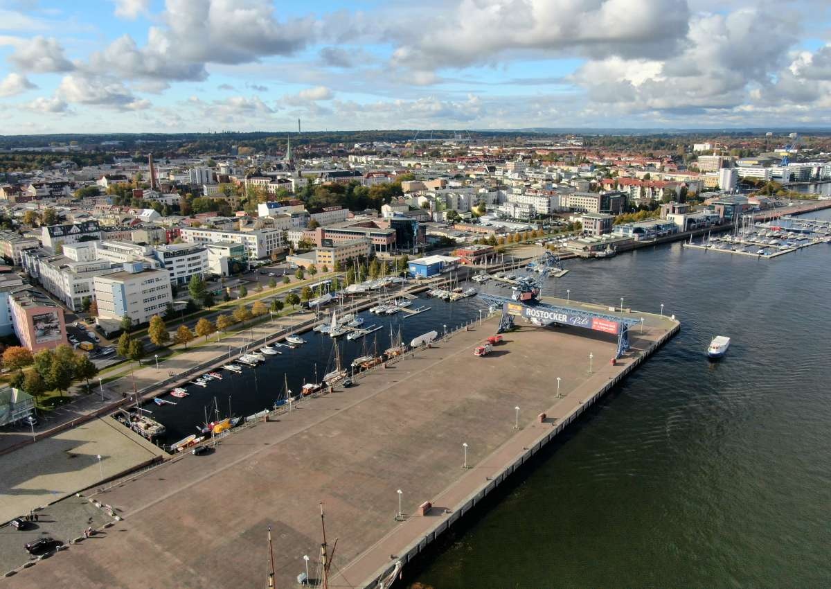 Rostock Haedgehafen - Jachthaven in de buurt van Rostock (Kröpeliner-Tor-Vorstadt)