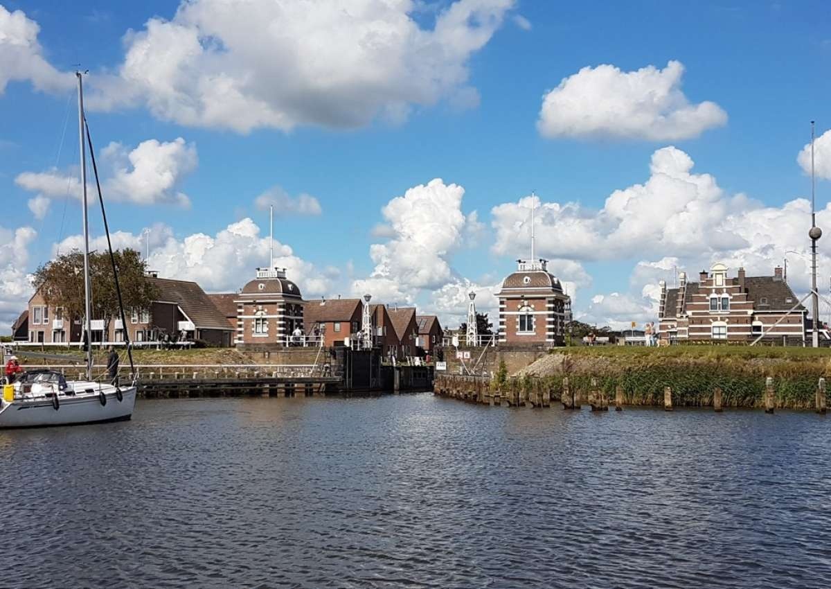 Lemstersluis - Slot in de buurt van De Fryske Marren (Lemmer)