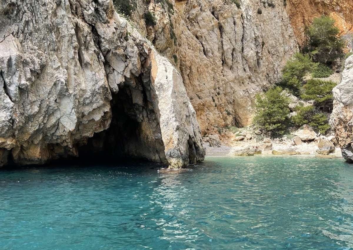 Cueva del Llop Marí - Ankerplaats in de buurt van Xàbia / Jávea (Cap Martí)