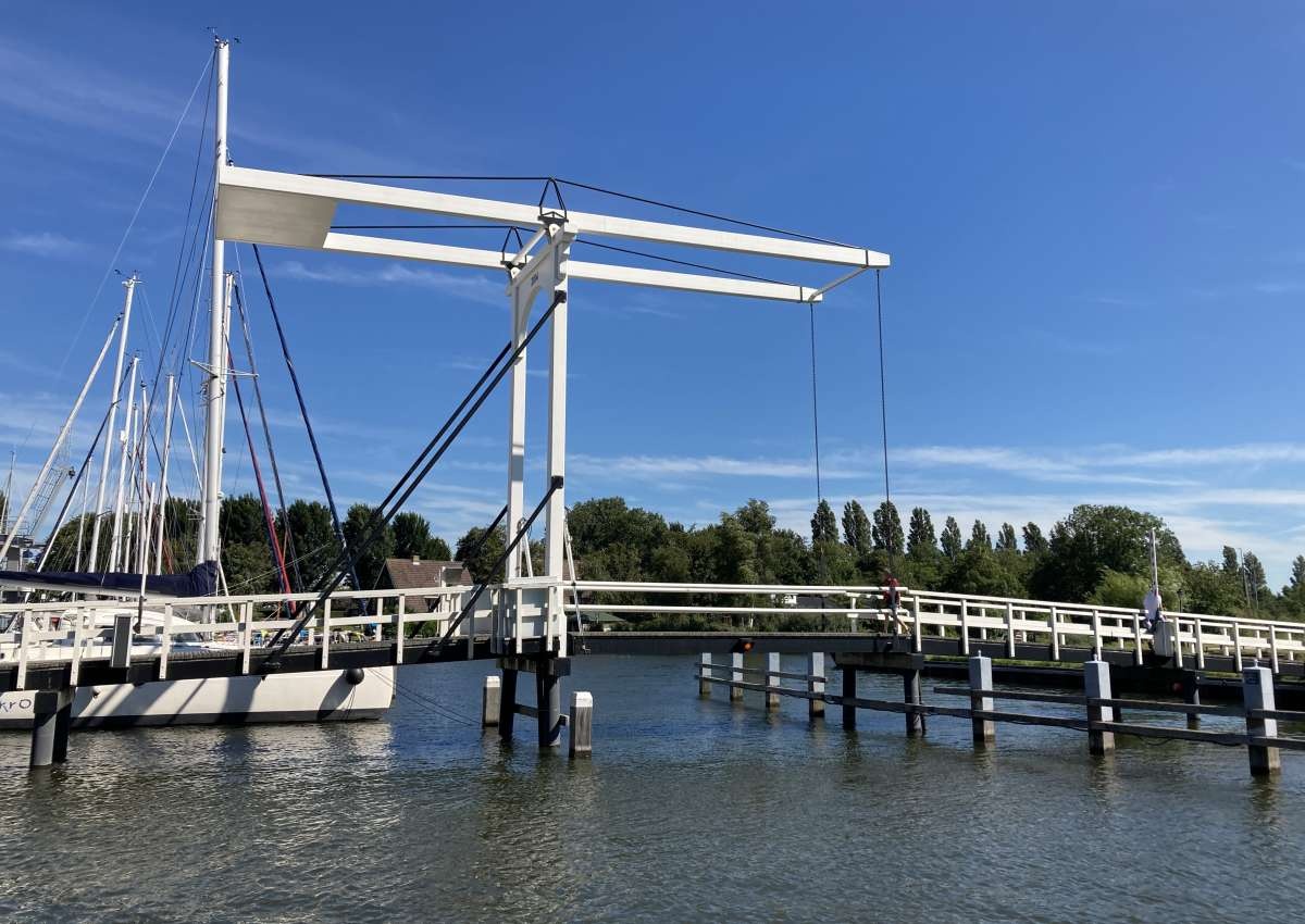 Stavoren, brug - Bridge in de buurt van Súdwest-Fryslân (Stavoren)