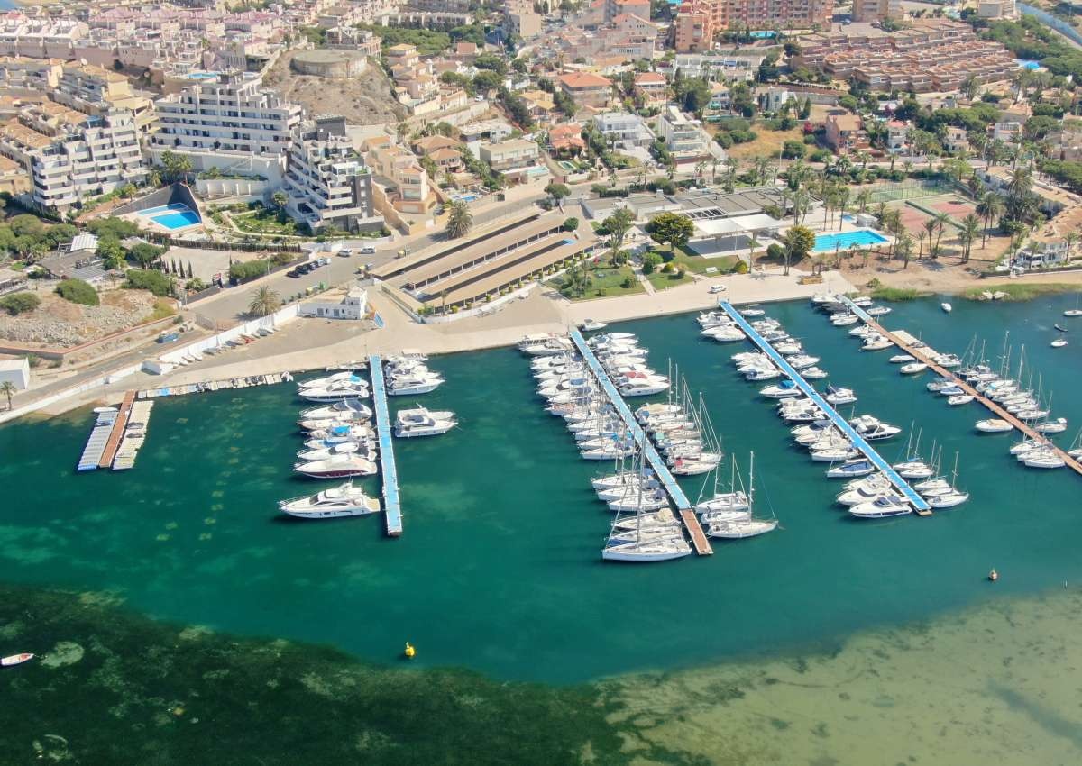 Club Nautico 2 Mares La Manga - Jachthaven in de buurt van Cartagena (La Manga del Mar Menor)